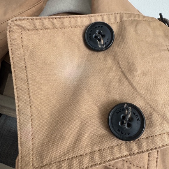 Burberry Classic Tan Trench Coat - Picture 4 of 9